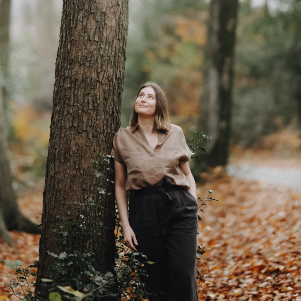 Kopie von Beige und Gebranntes Orange Elegant und Einfach Beraterin Freiberuflich Website (17)