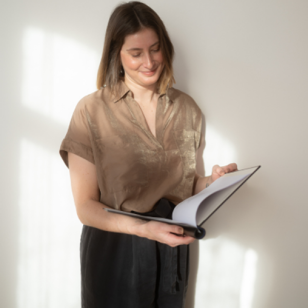 Trauersängerin Lisa Böhme